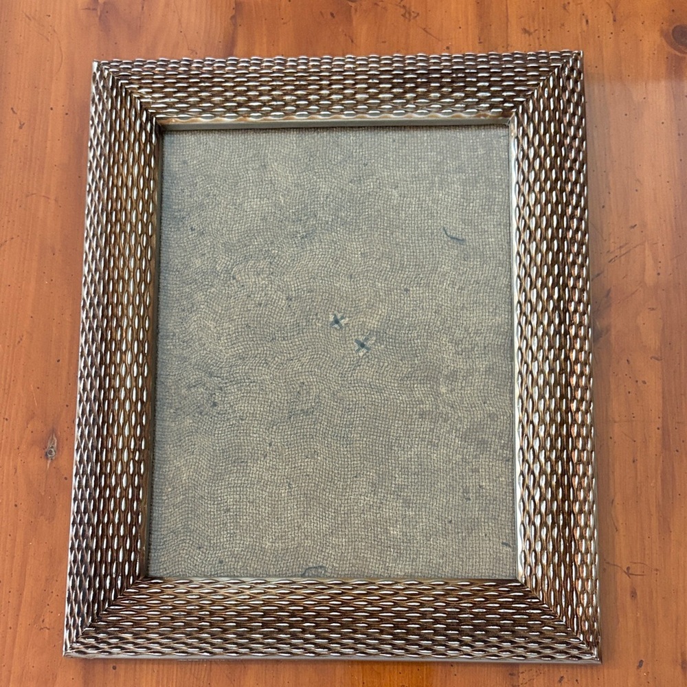Elegant Brown Woven Picture Frame